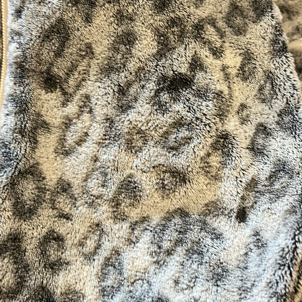 Oscar de la Renta Leopard Print Robe - Gray - Picture 4 of 4